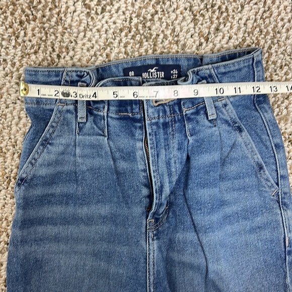 HOLLISTER Ultra High Rise Mom Jean Size 24/27 - Picture 8 of 9